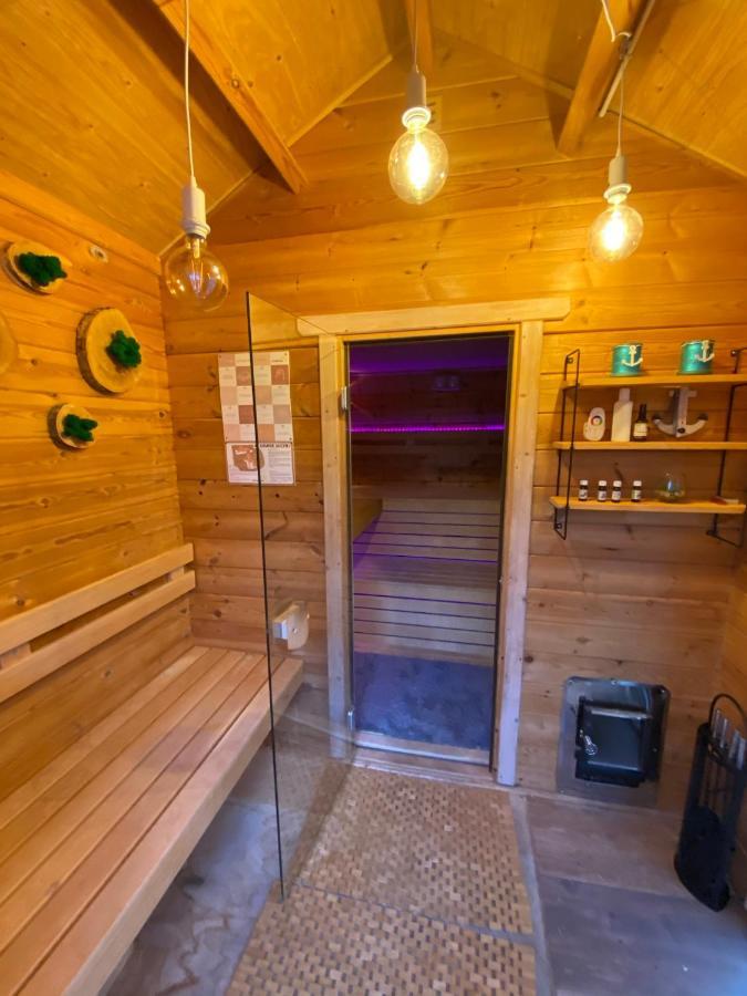 Domek Inosasino Z Basenem I Sauna Bagian luar foto