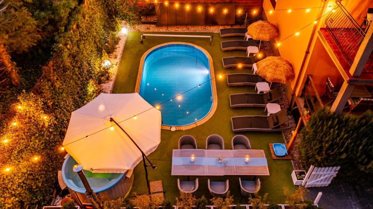 Domek Inosasino Z Basenem I Sauna Bagian luar foto